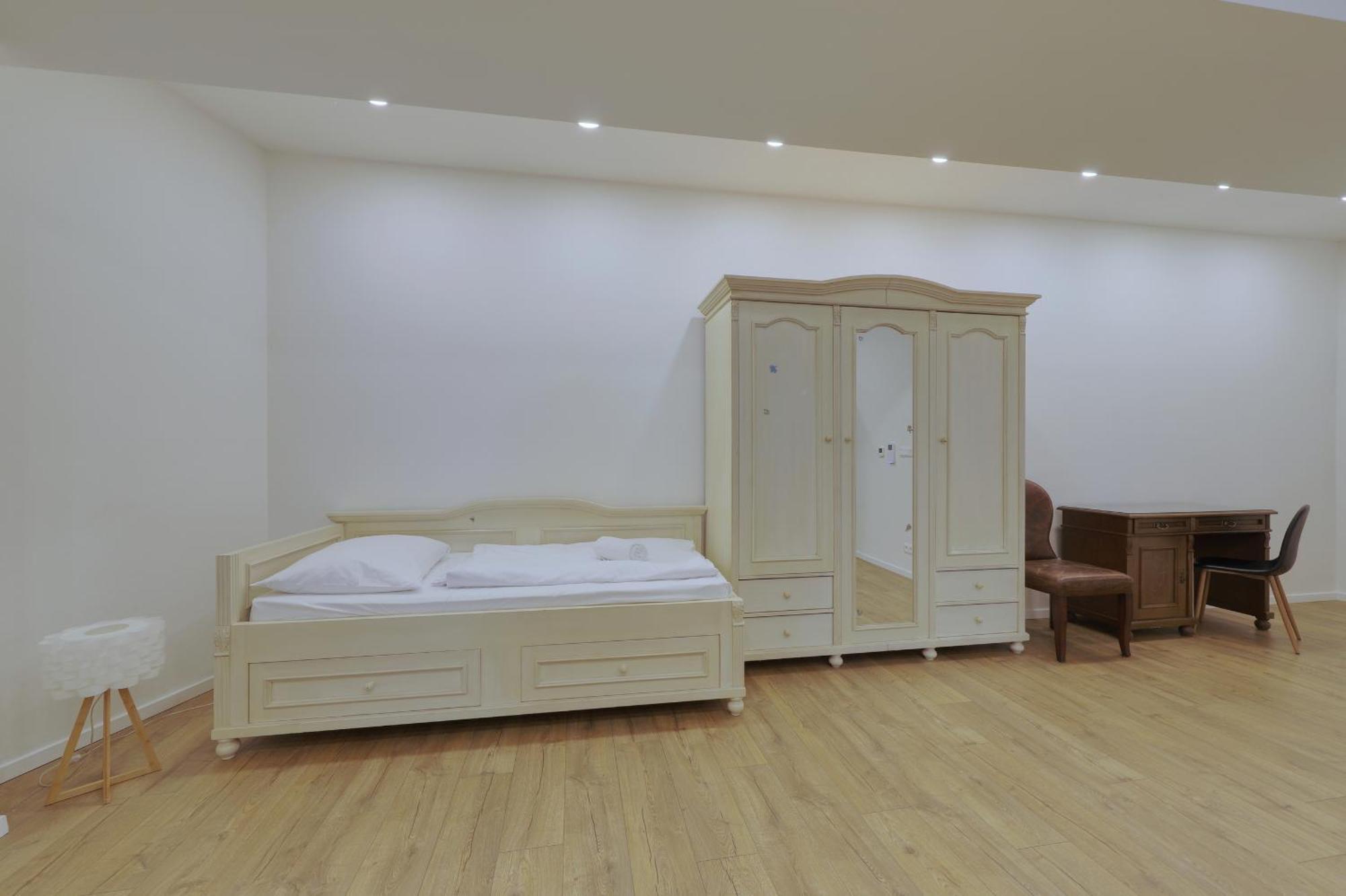 Shone Apartment Old Town 2 Bedroom Bratislava Eksteriør billede