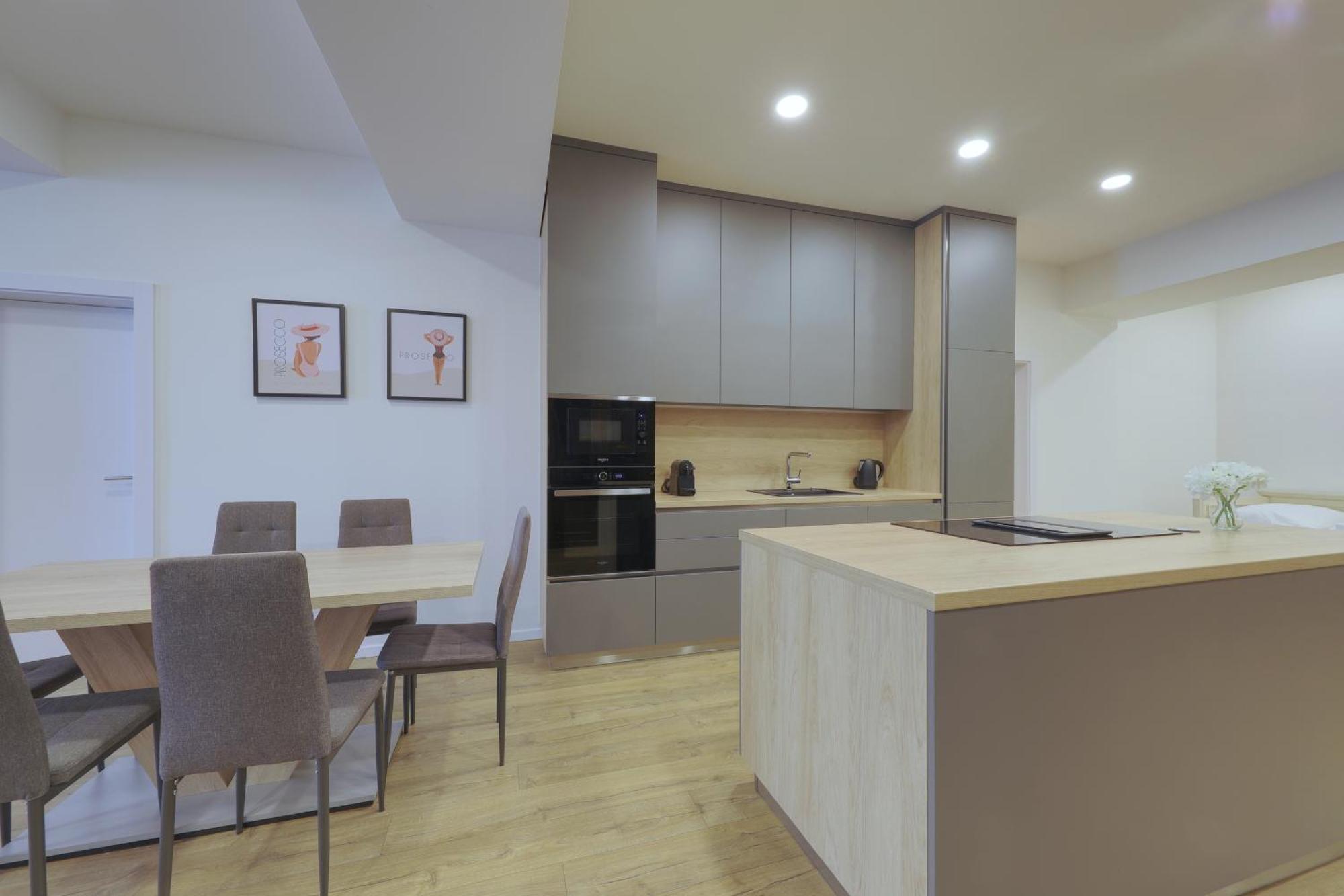 Shone Apartment Old Town 2 Bedroom Bratislava Eksteriør billede